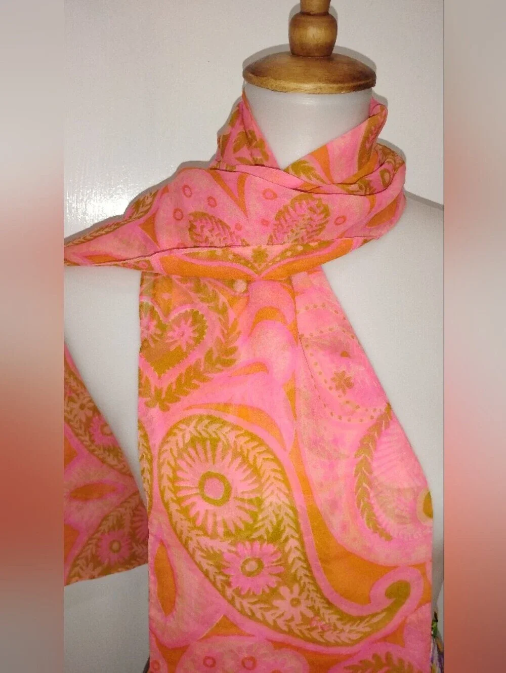 VINTAGE VERA SILK PAISLEY SCARF